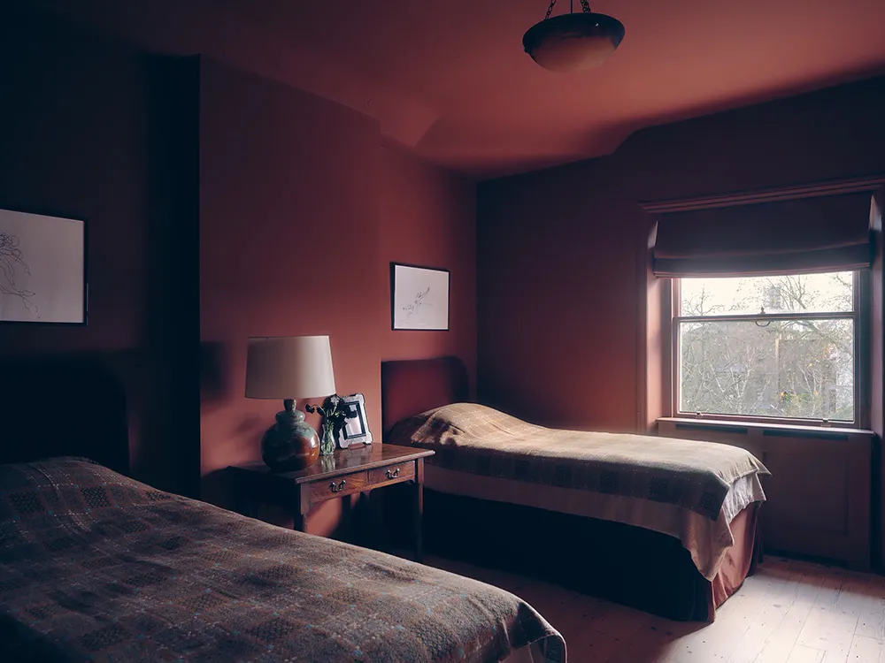 Elegant and Very Cozy Interior of a House in London - Gallery image 13