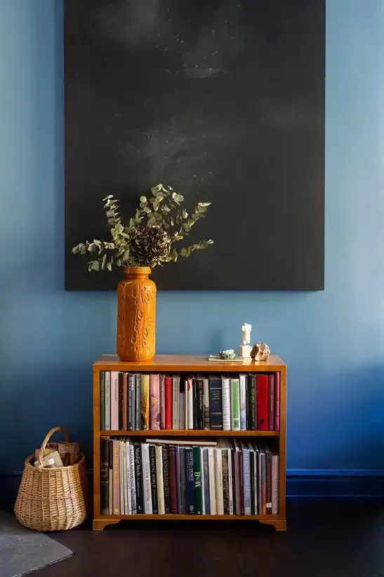 Інтер'єр не для всіх: синя квартира з червоними дверима в Стокгольмі (67 кв. м) - Gallery image 8