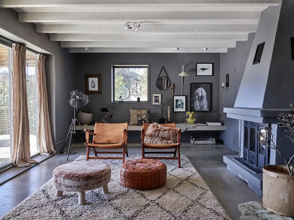 Утільні сучасні інтер'єри вілли 40-х років з видом на ставок у Швеції - Gallery image 7