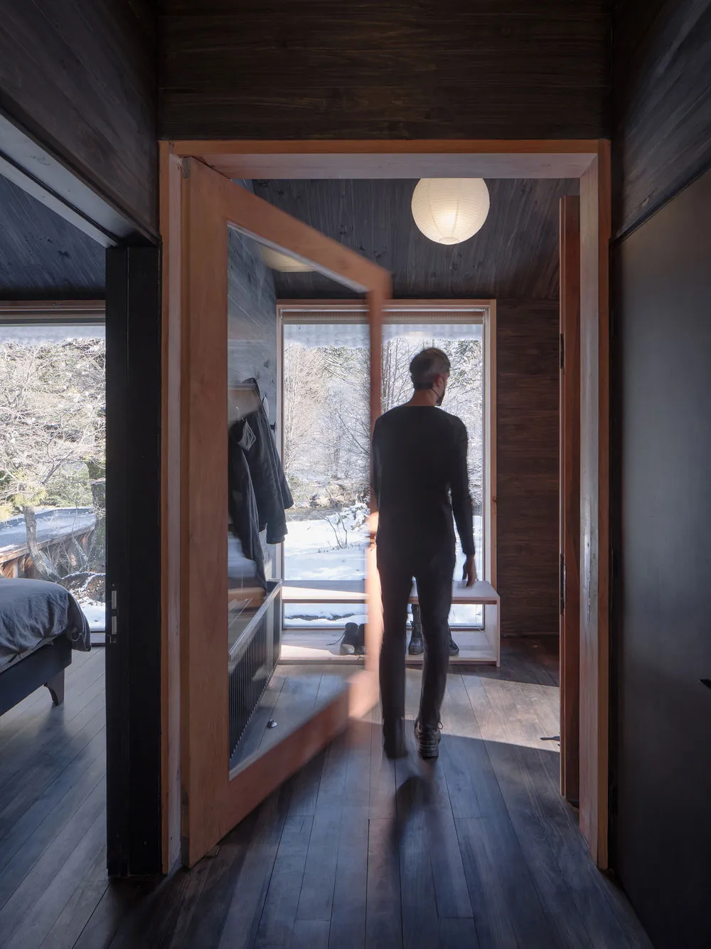 Modernes Shalé mitten im verschneiten Wald in Chile - Gallery image 16