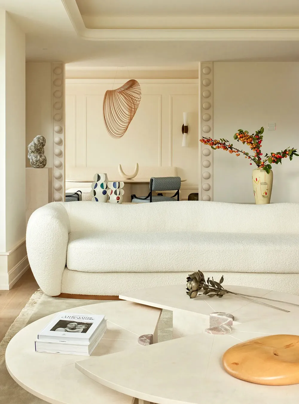 Warmes und eklectisches Interieur eines Hauses berühmter Fernsehmoderatorin in Madrid - 4