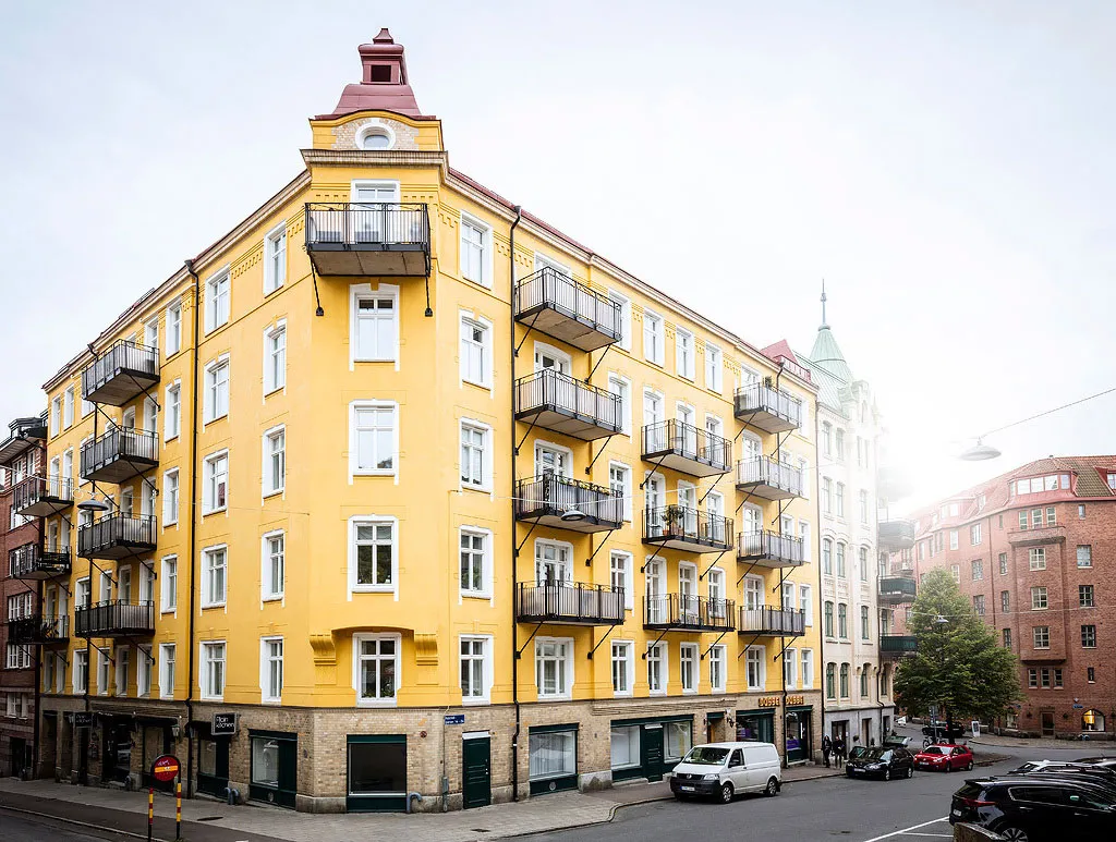 Charming Country Kitchen and Artist Studio: Beautiful Apartment in Gothenburg (82 sqm) - Gallery image 35