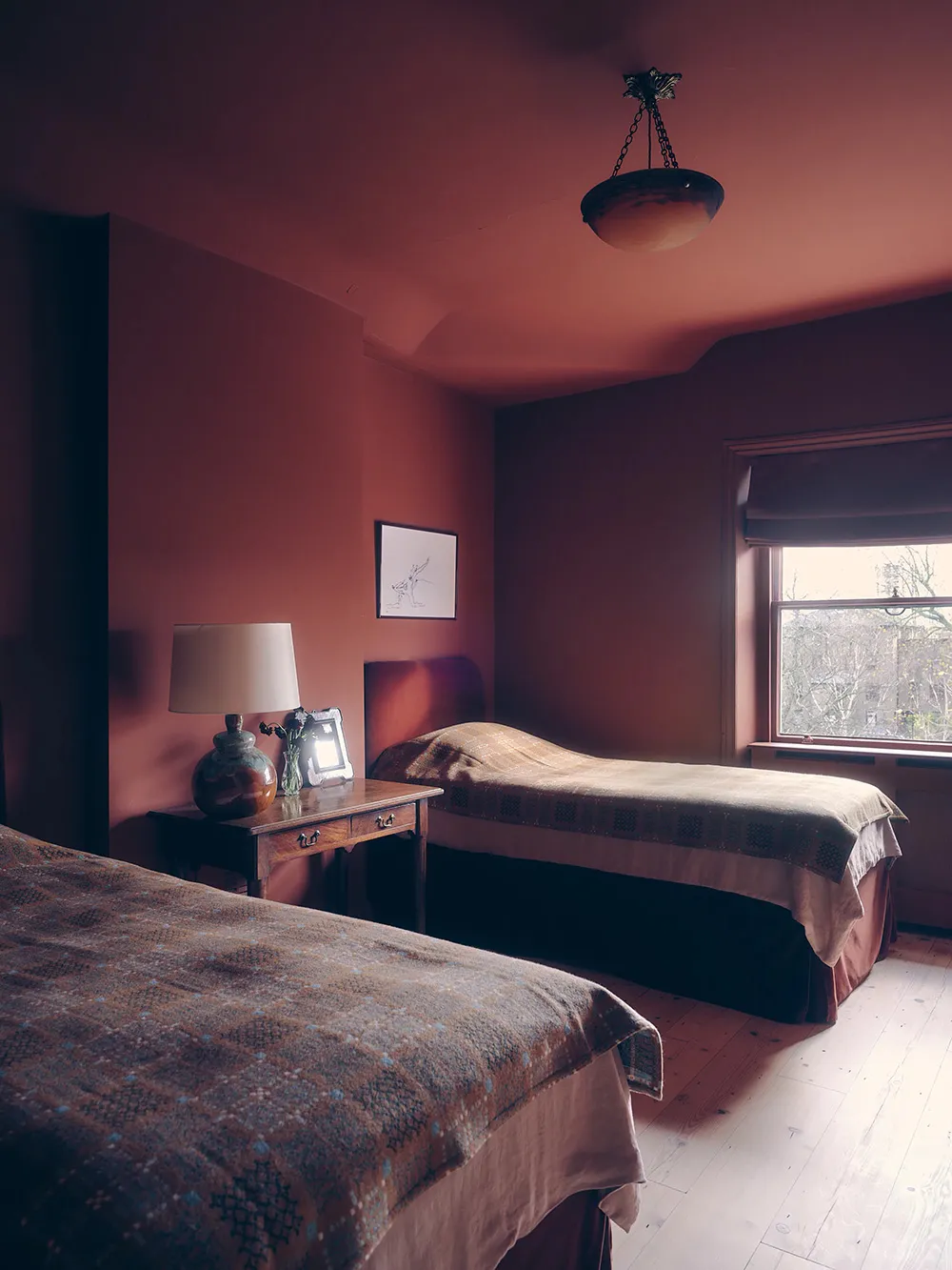 Elegant and Very Cozy Interior of a House in London - Gallery image 14