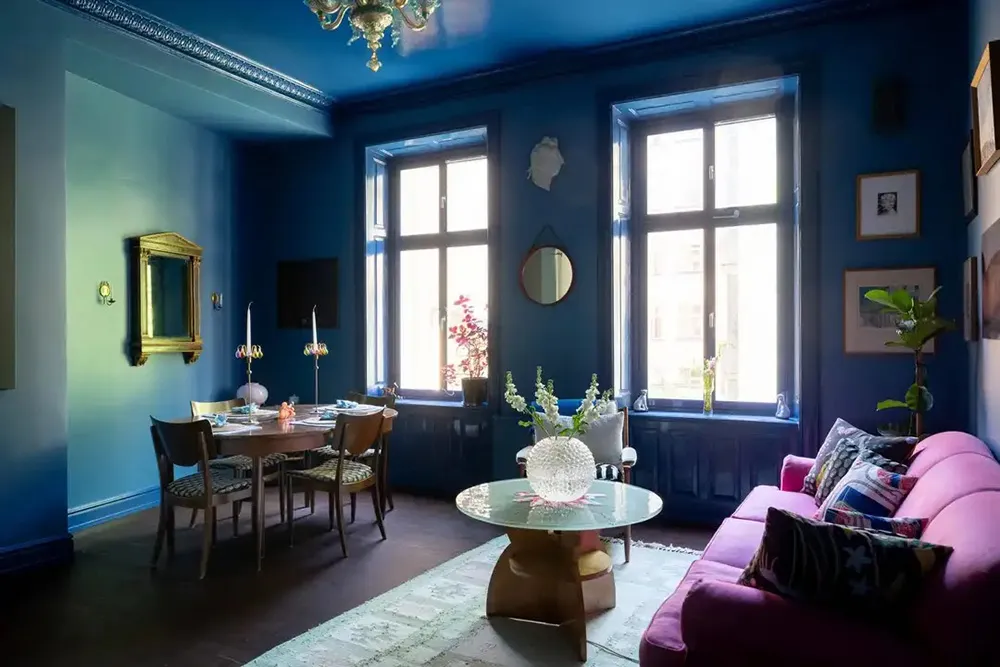 Інтер'єр не для всіх: синя квартира з червоними дверима в Стокгольмі (67 кв. м) - Gallery image 2