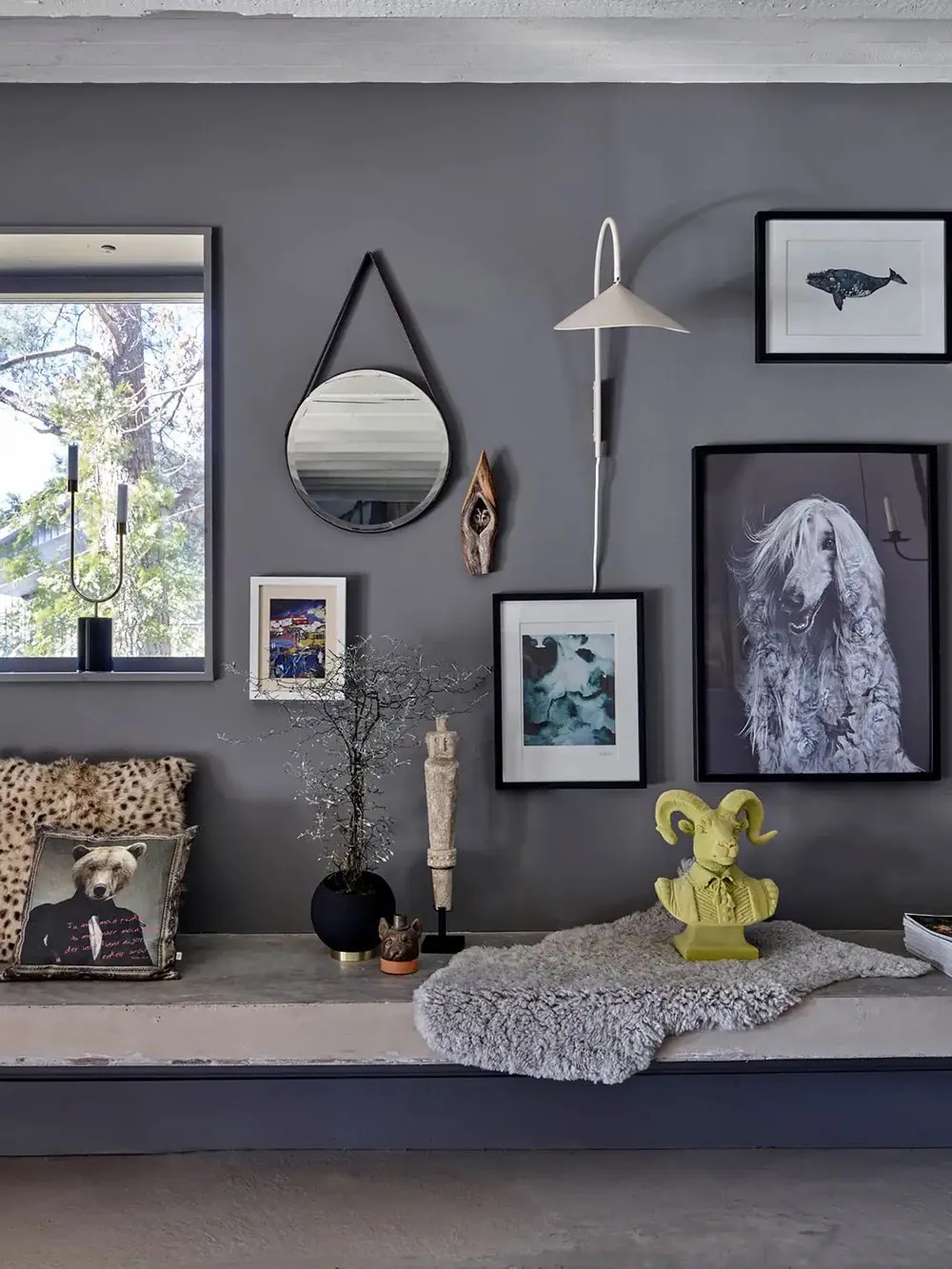 Утільні сучасні інтер'єри вілли 40-х років з видом на ставок у Швеції - Gallery image 8