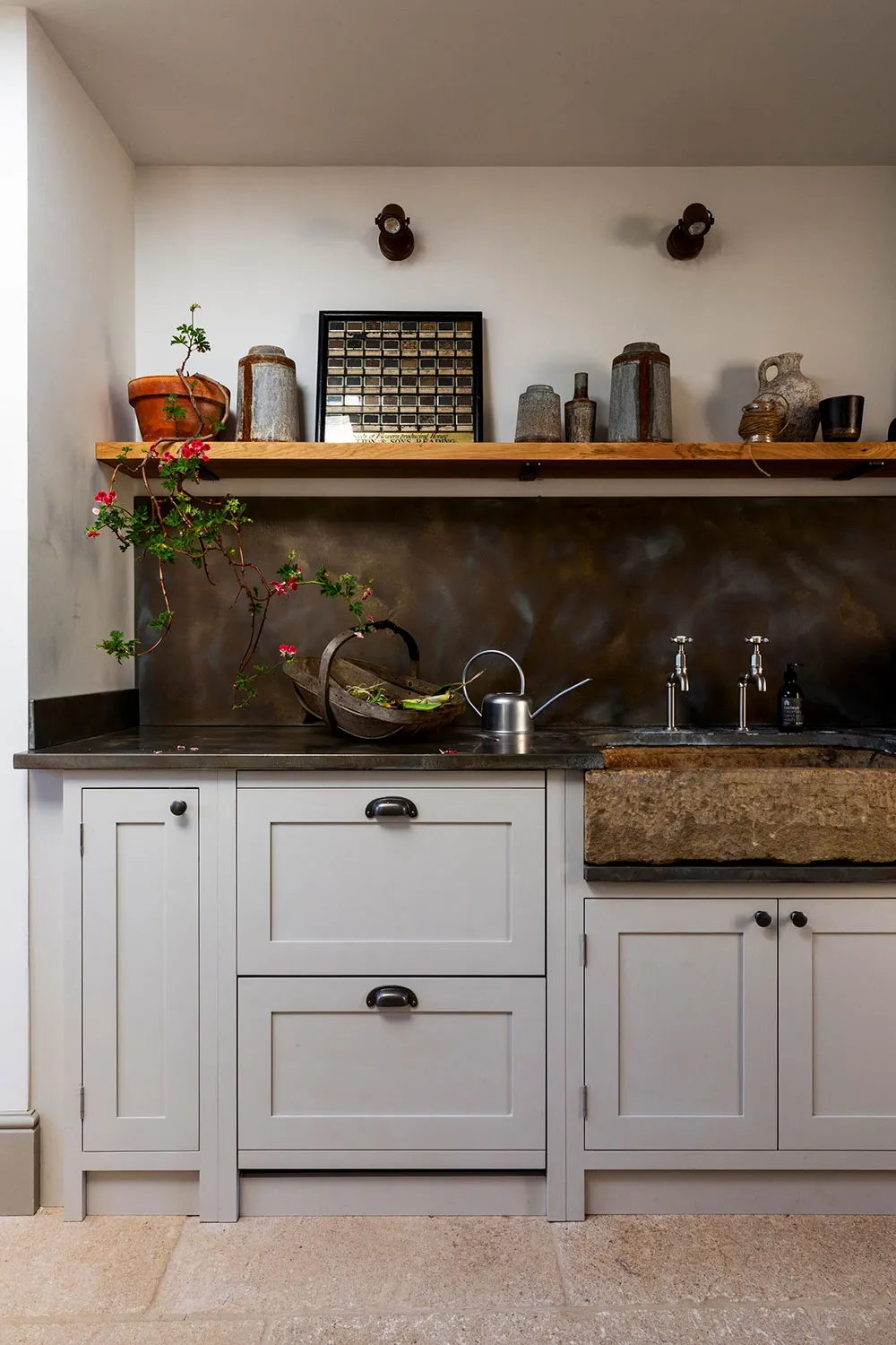 Green Accents in the Design of a Traditional Farmhouse in Southwest England - Gallery image 8