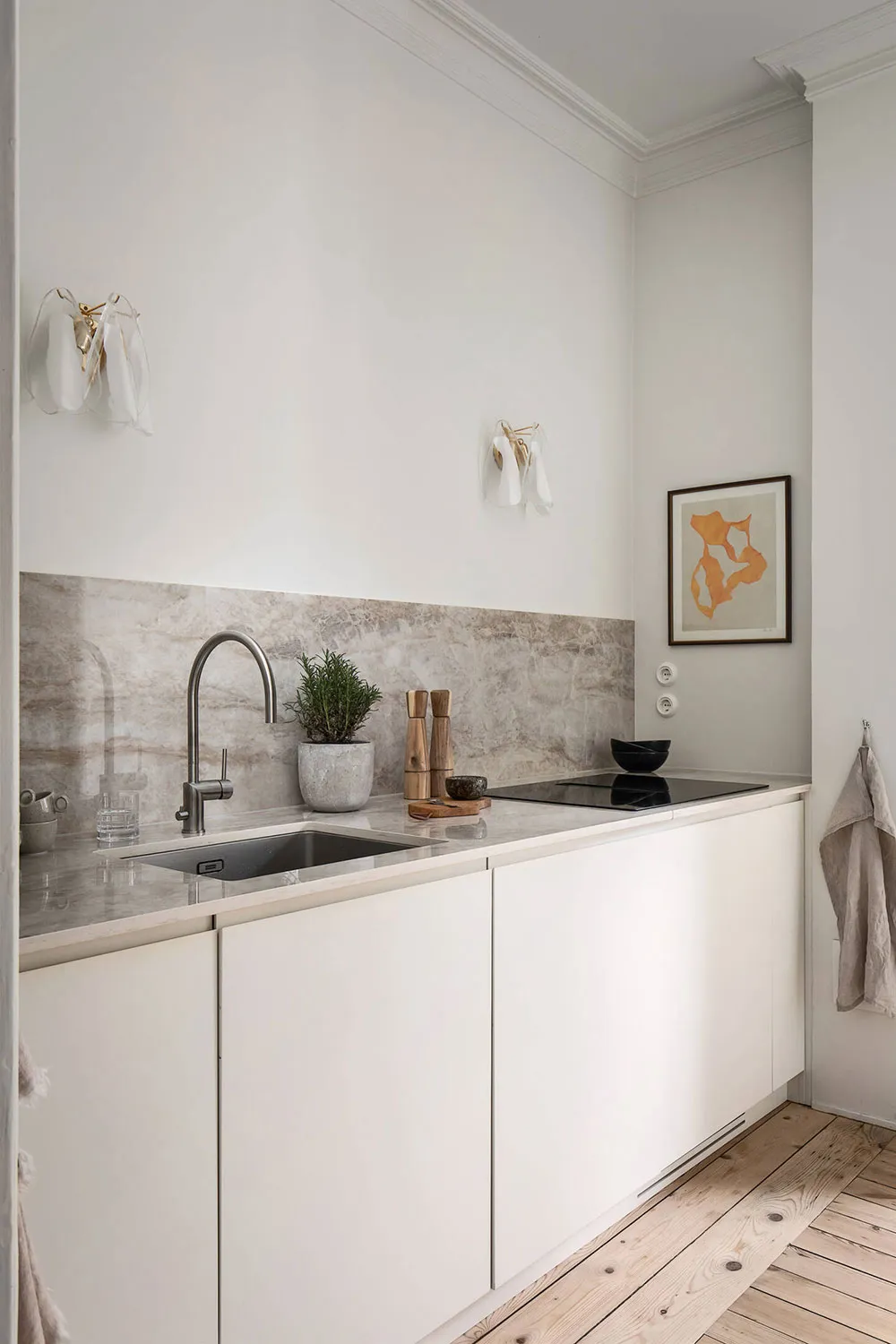 फैशनेबल फर्नीचर एवं सुंदर, तटस्थ रंग: स्टोकहोम में एक अपार्टमेंट (78 वर्ग मीटर) - Gallery image 14