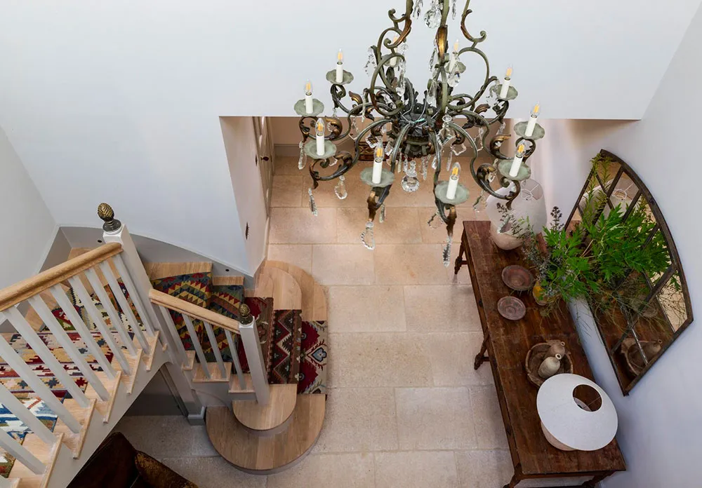 Green Accents in the Design of a Traditional Farmhouse in Southwest England - Gallery image 10