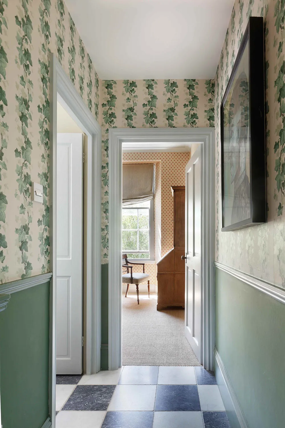 Interior acogedor de un diseñador inglés con una gran cantidad de hermoso decorado - Gallery image 11