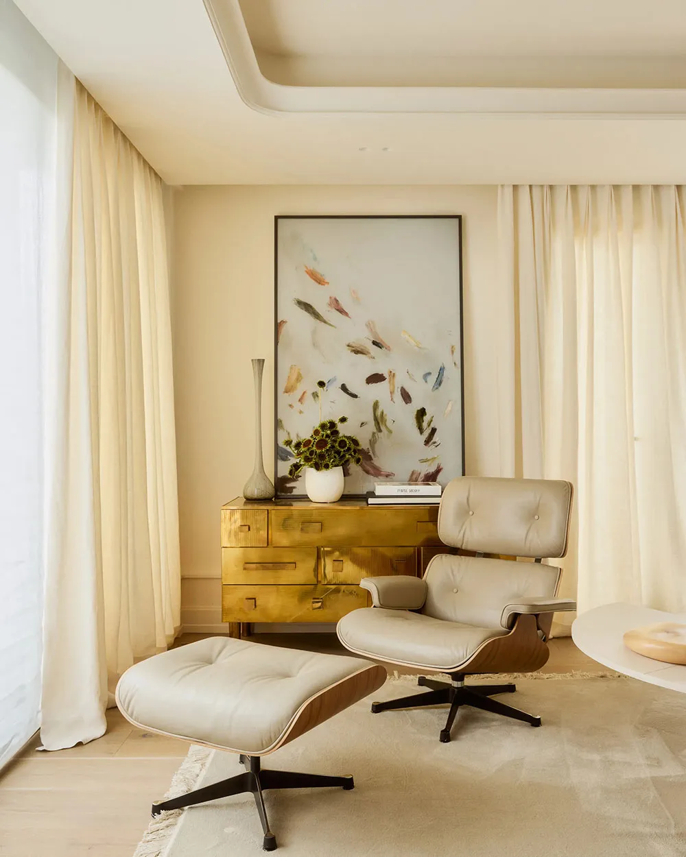 Warmes und eklectisches Interieur eines Hauses berühmter Fernsehmoderatorin in Madrid - 12
