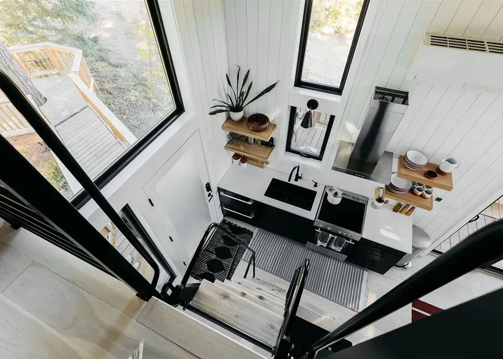 Como del infancia: pequeño pero funcional cobertizo en el árbol (46 m²) - Gallery image 8