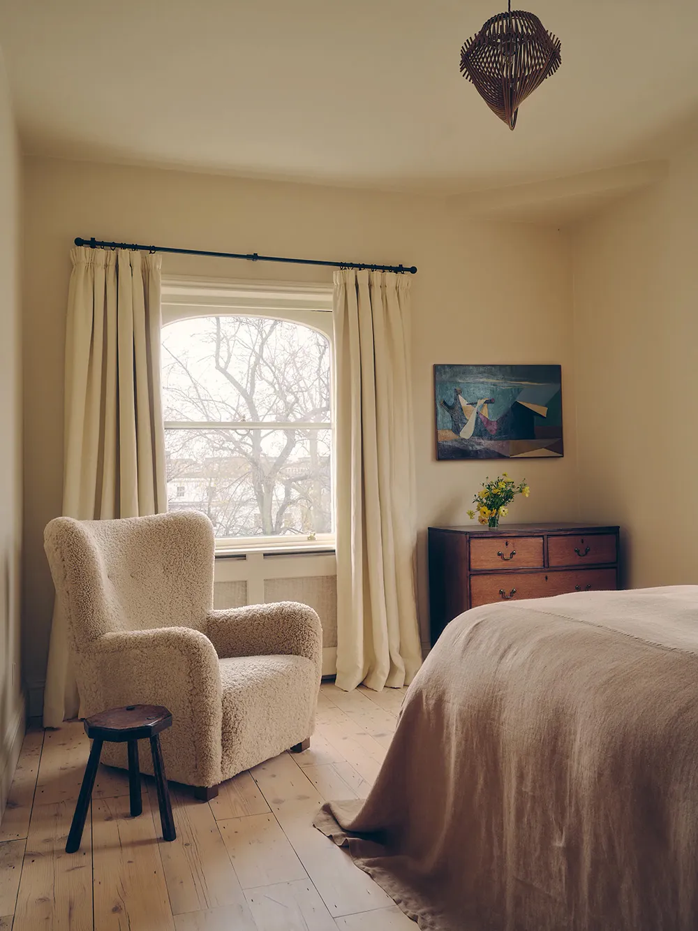 Elegant and Very Cozy Interior of a House in London - Gallery image 15