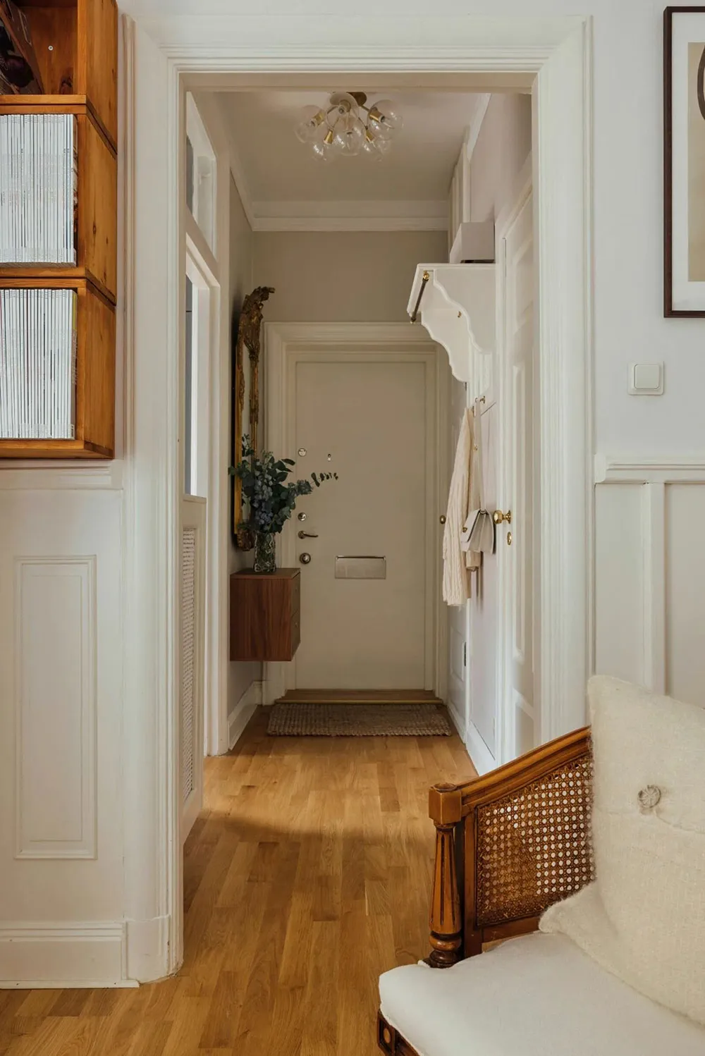 Peaceful and cozy interior of Elle magazine editor in Stockholm - Gallery image 8