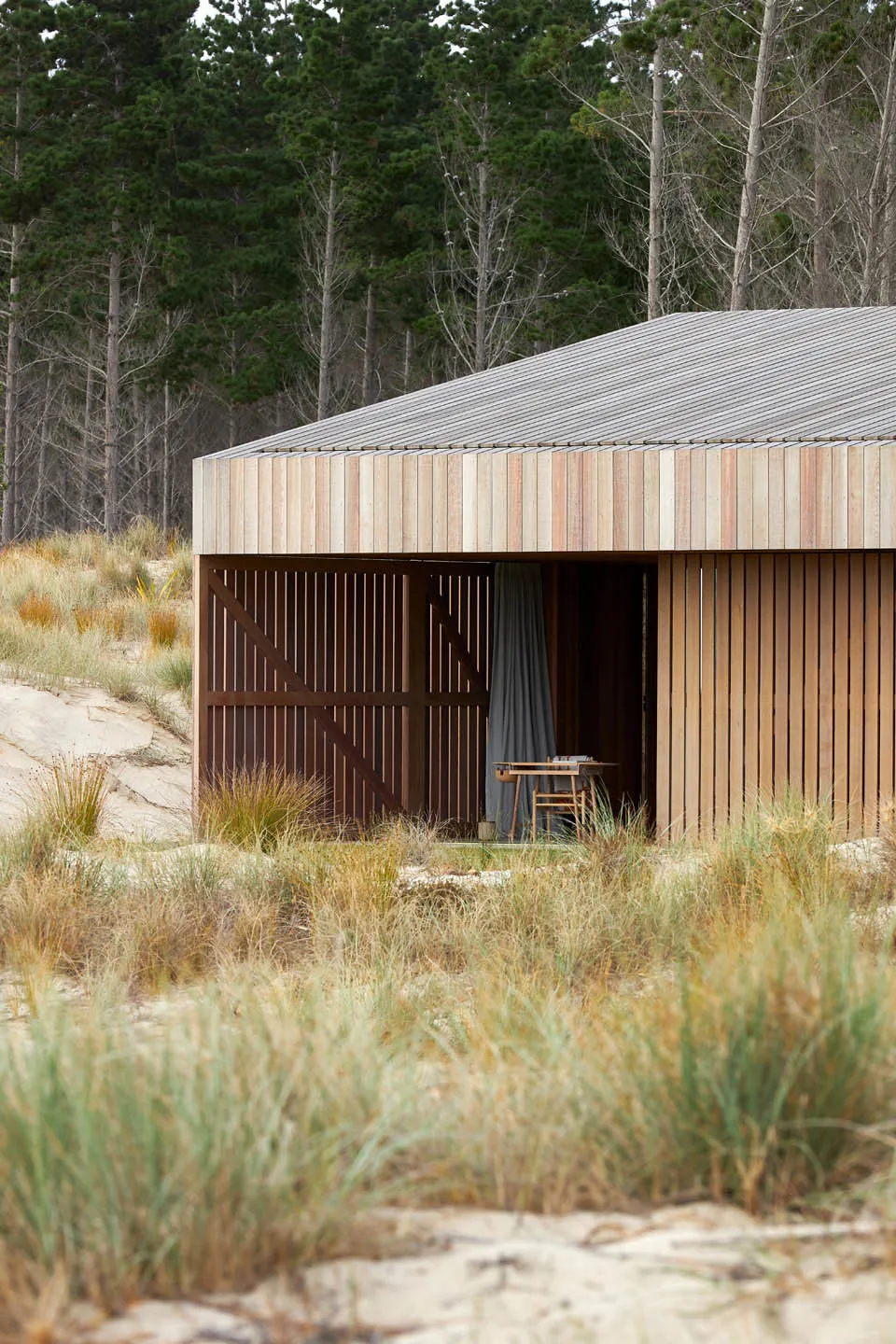 Maison en bois moderne dans les dunes de Nouvelle-Zélande - Gallery image 16