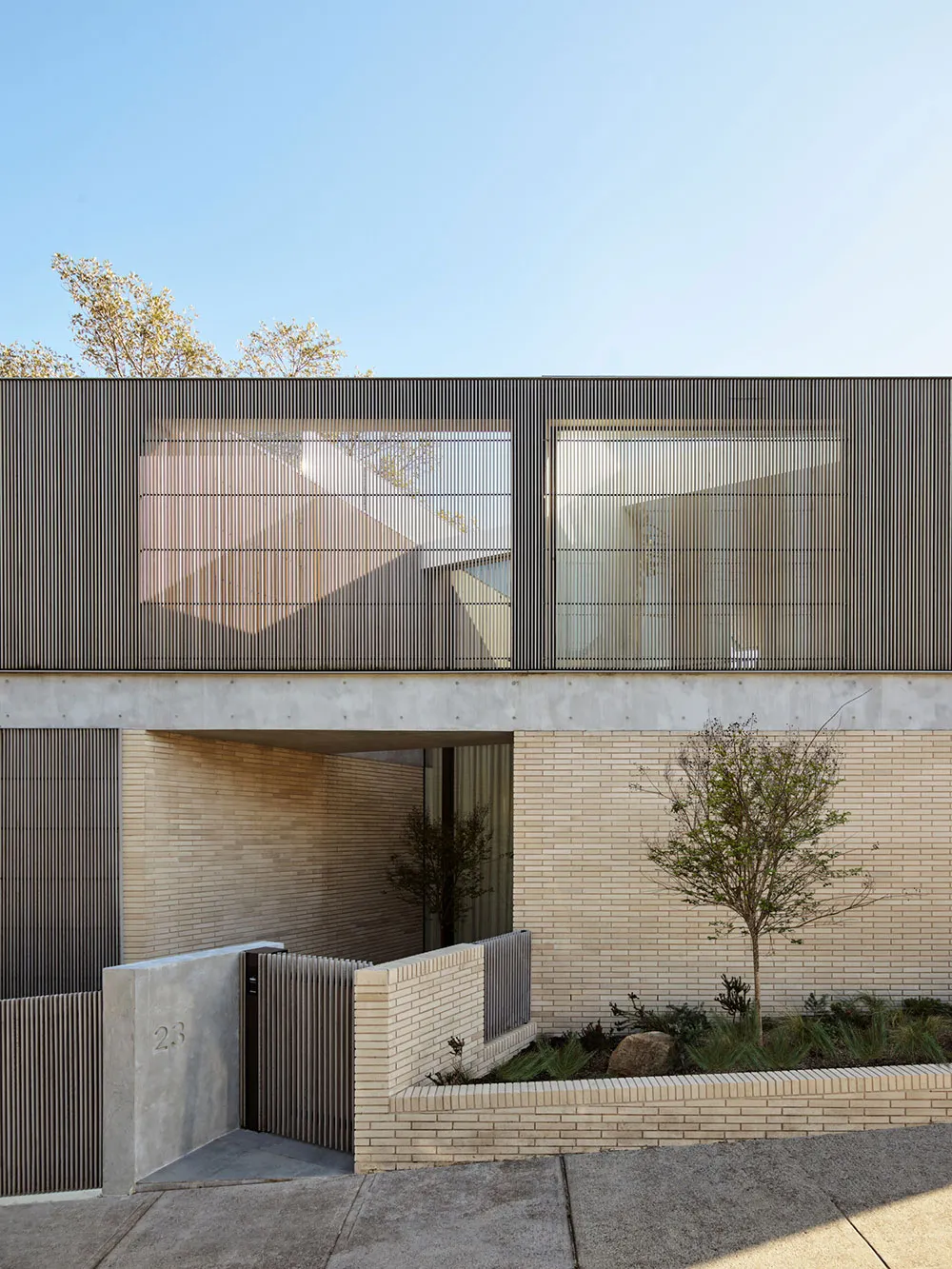 Conception moderne chaleureuse et élégante, baignant dans les rayons du soleil - Gallery image 25