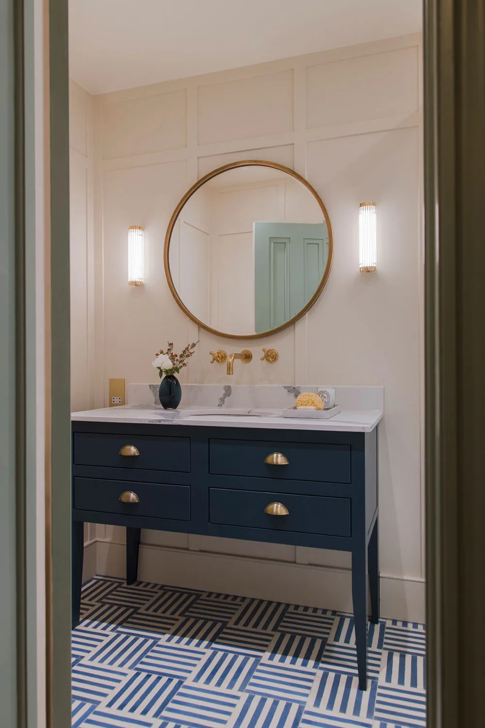 Hermoso interior inglés a color: apartamentos en un edificio histórico en Londres - Gallery image 22