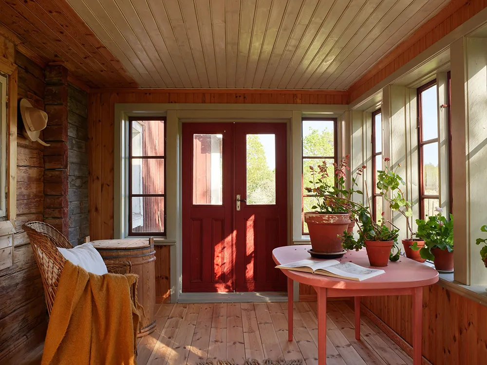 Kiedy wiek koloruje: bardzo stary kotedż w Szwecji - Gallery image 12