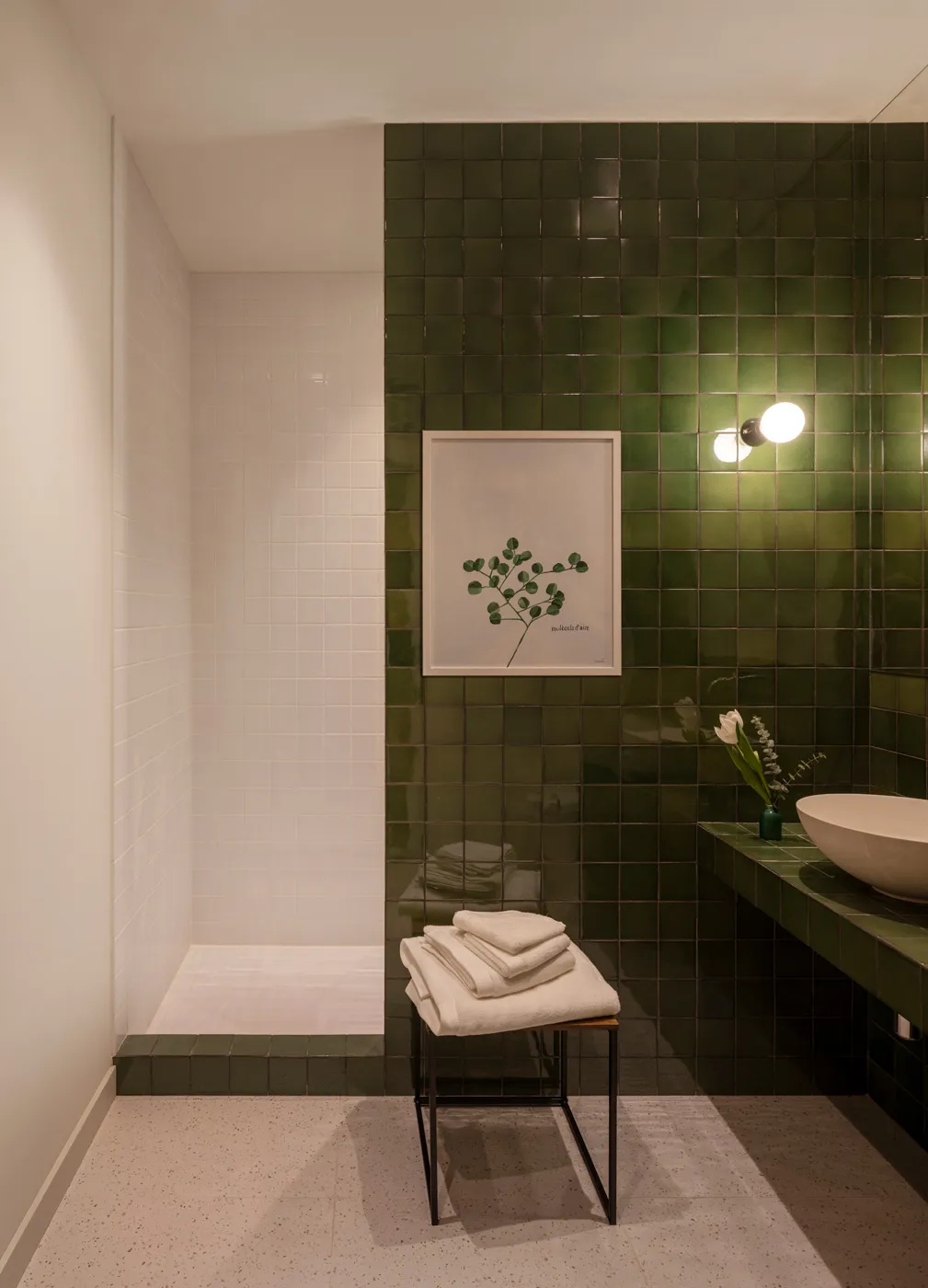 Balcones, pared de ladrillo y distribución incomoda: apartamento en Barcelona (65 m²) - Gallery image 8