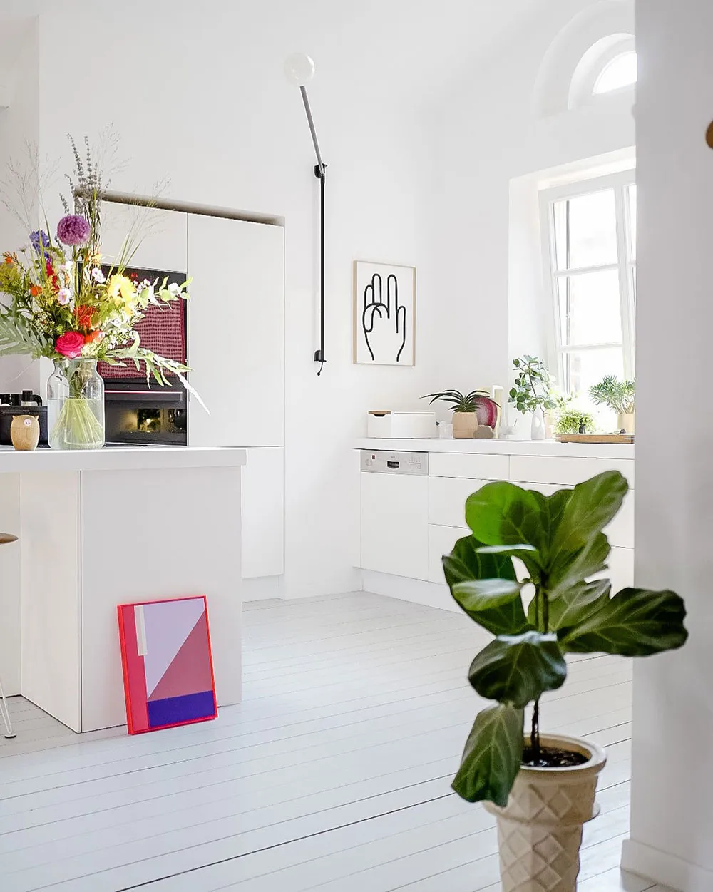 Weiße Schatzkiste mit Schätzen - Gallery image 2