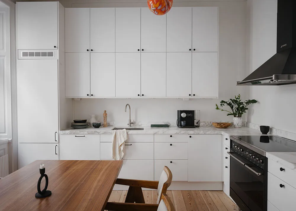 Agradable minimalismo escandinavo en un edificio antiguo en Estocolmo (67 m²) - Gallery image 22