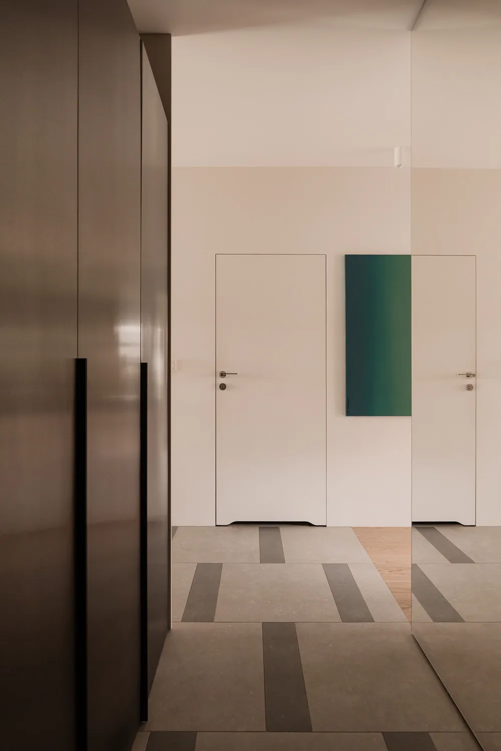 Interior industrial de moda para una familia en Poznan - Gallery image 22