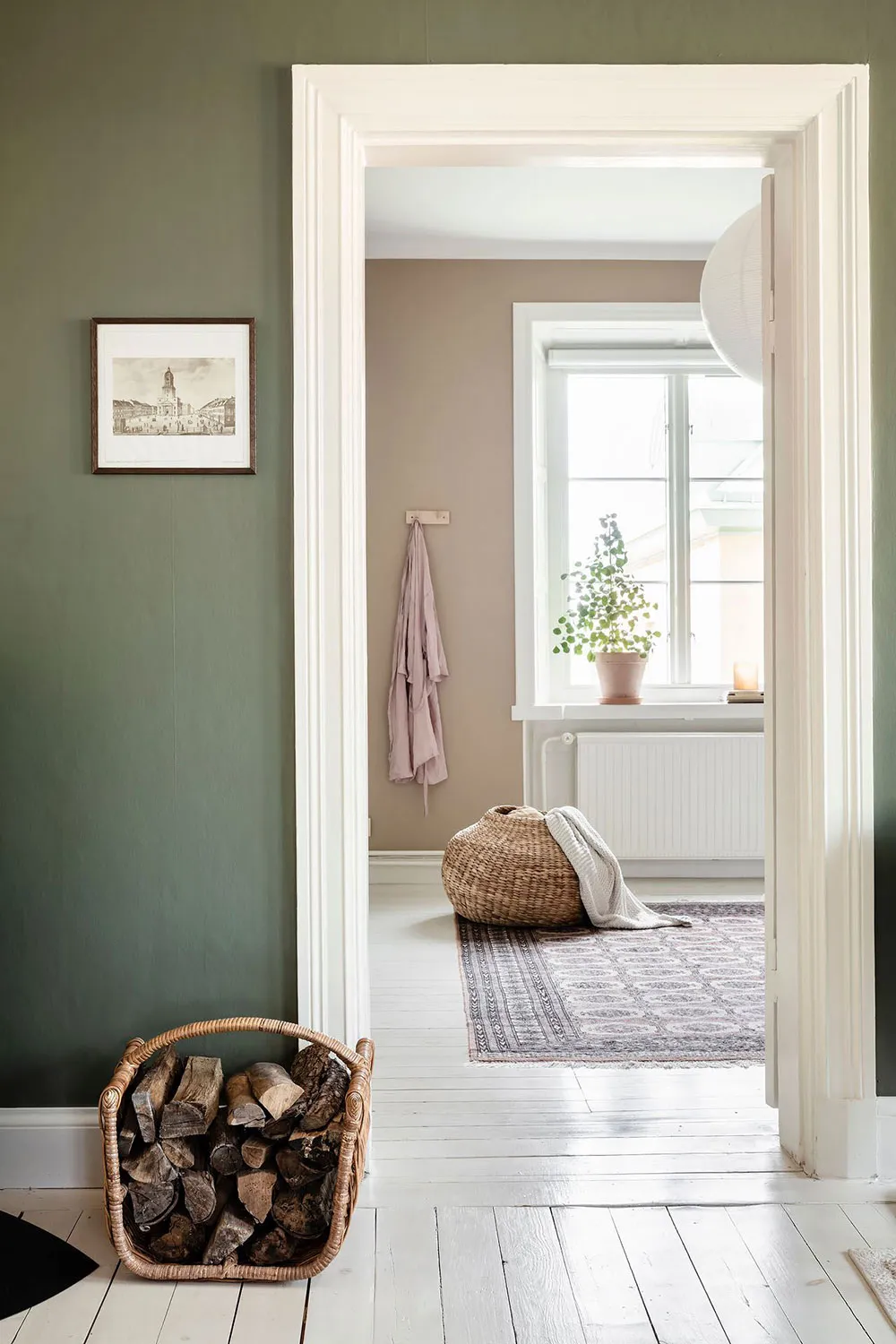 Luminosa y elegante apartamento de mansardas con ventanales de lujo en Suecia - Gallery image 18