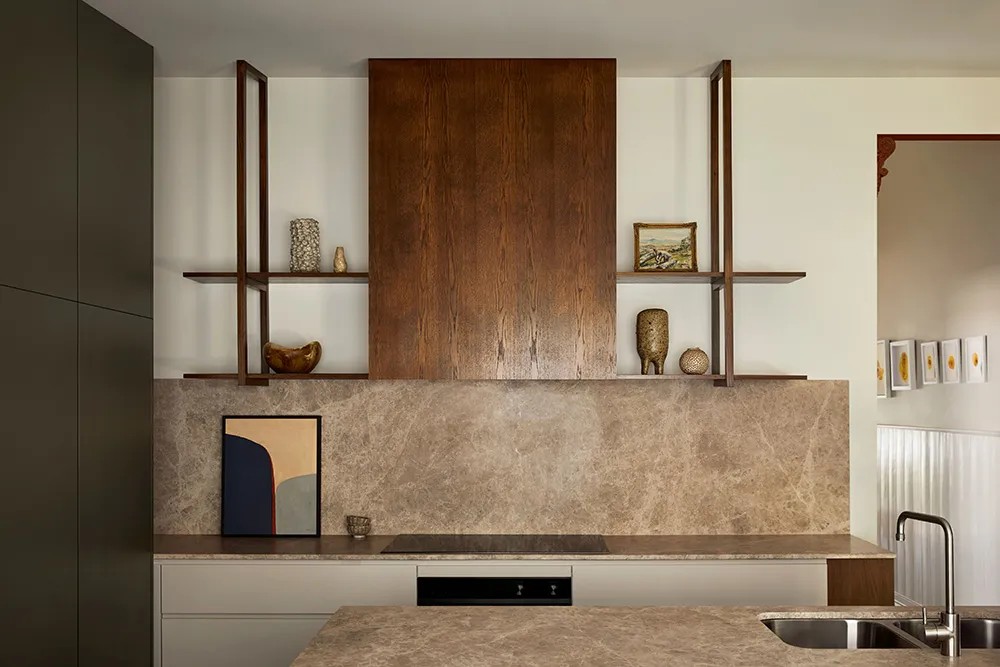 Stylowy i cenny интерьер małego domu projektanta w Australii - Gallery image 5