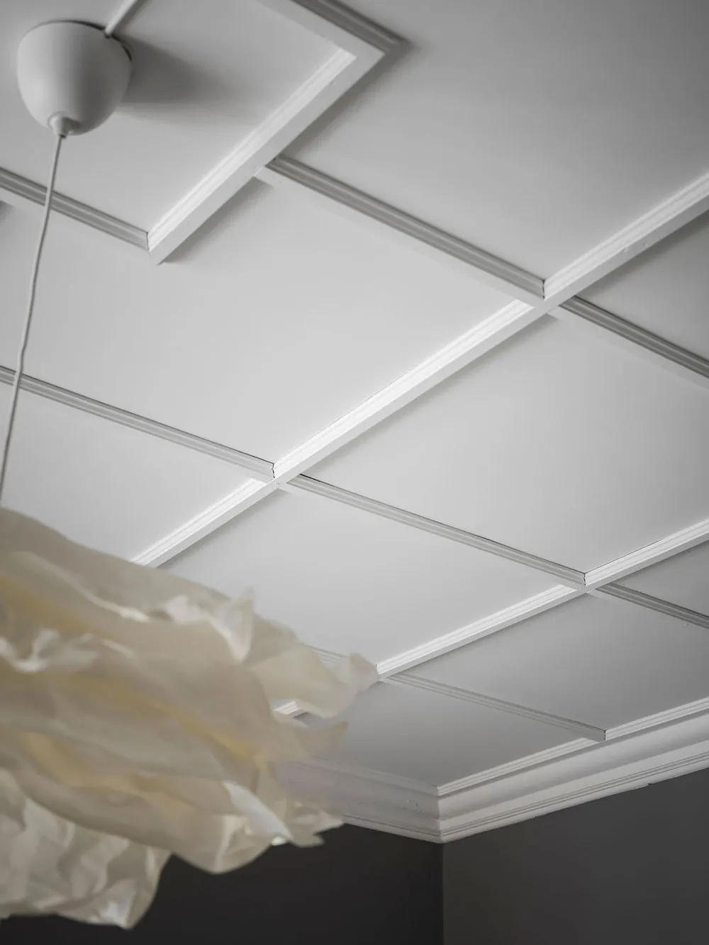 Schwedische Wohnung mit beigefarbenen Wohnzimmer und grauem Schlafzimmer (83 qm) - Gallery image 13