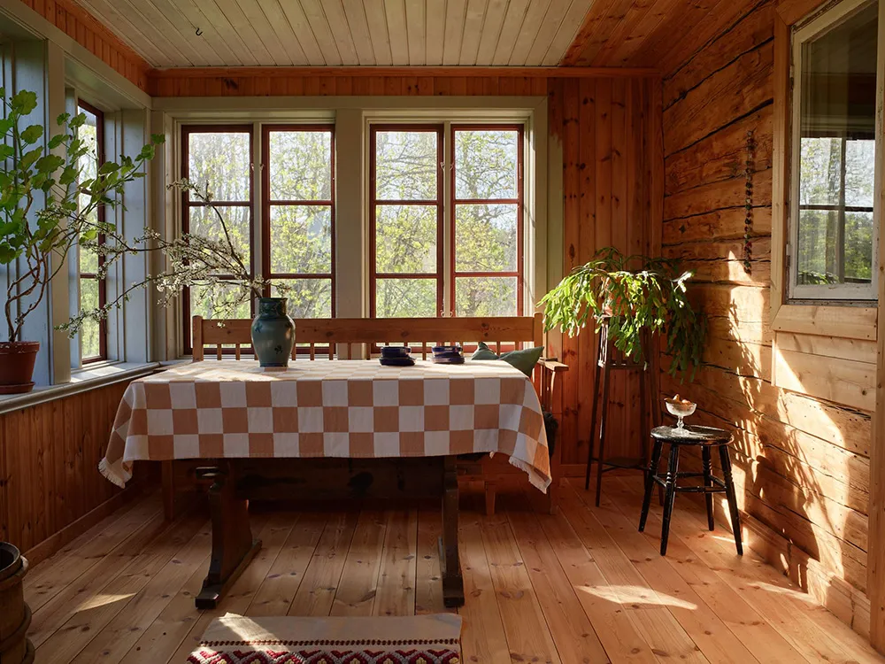 Kiedy wiek koloruje: bardzo stary kotedż w Szwecji - Gallery image 11