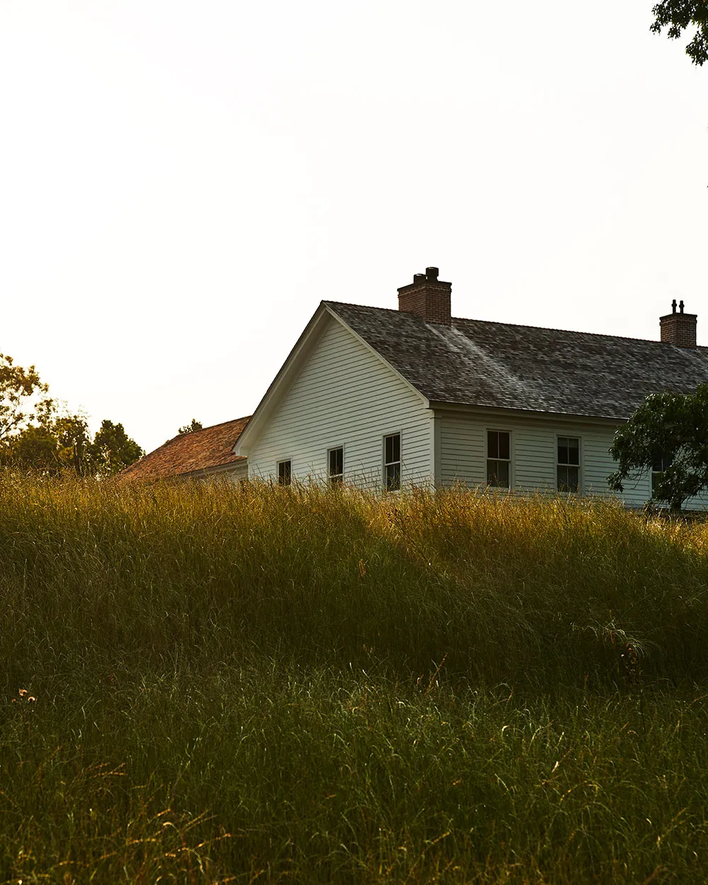 Amazing home with timeless warm interiors in New York state - Gallery image 2