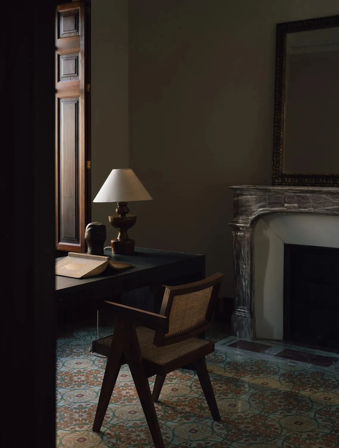 Eleganckie i atmosferyczne wnętrza domu typu townhouse XIX wieku na Majorce - Gallery image 4