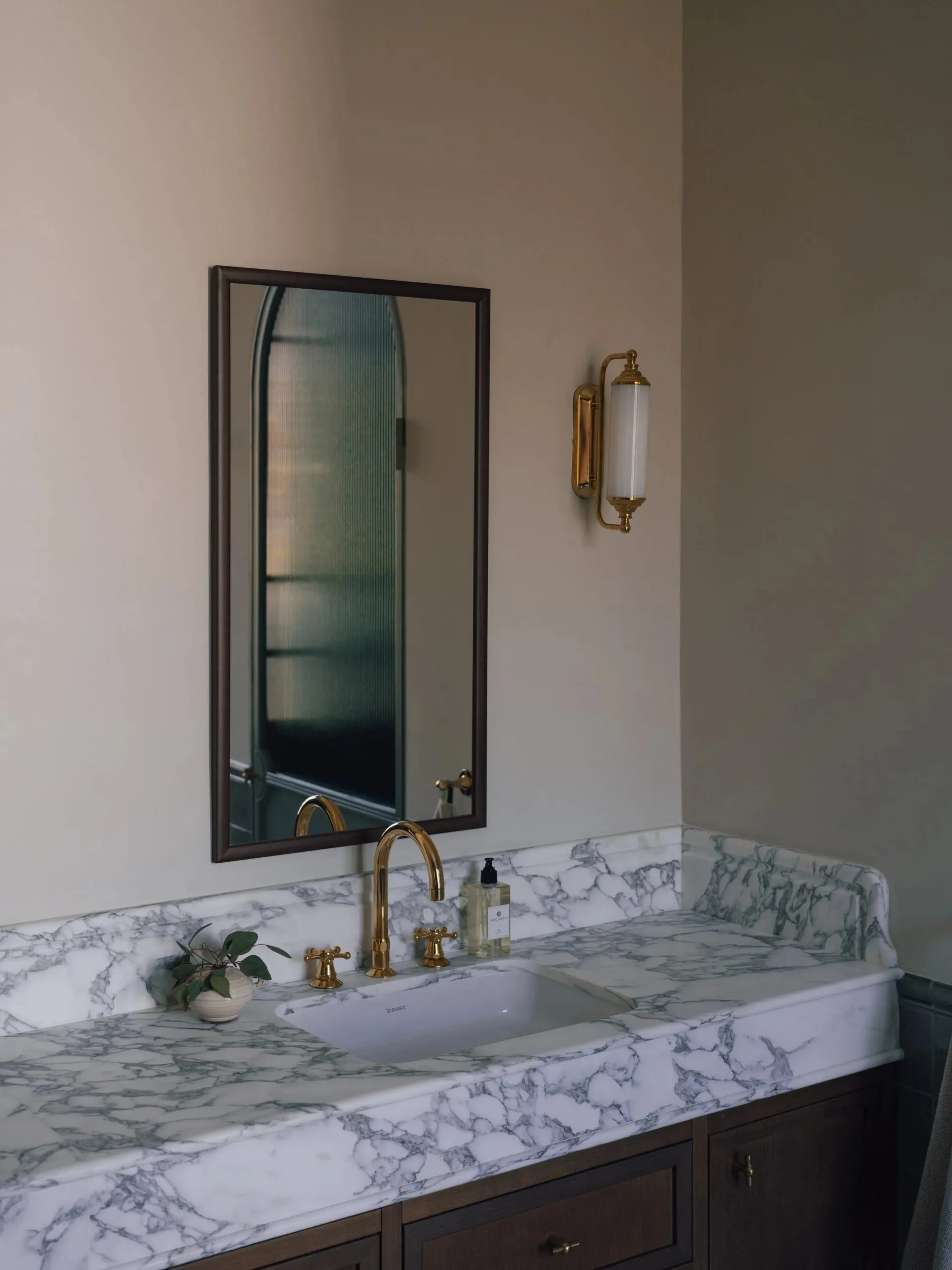 Eleganckie i atmosferyczne wnętrza domu typu townhouse XIX wieku na Majorce - Gallery image 8