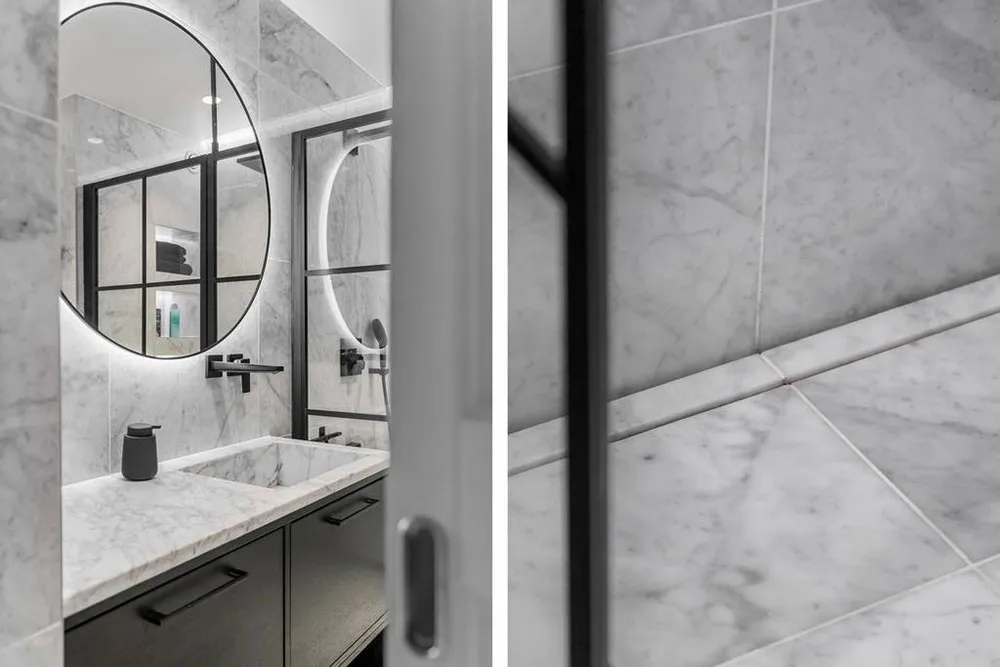 Żółty sofia i inne jaskrawe akcenty w wnętrzach mieszkania w Malmö - Gallery image 21