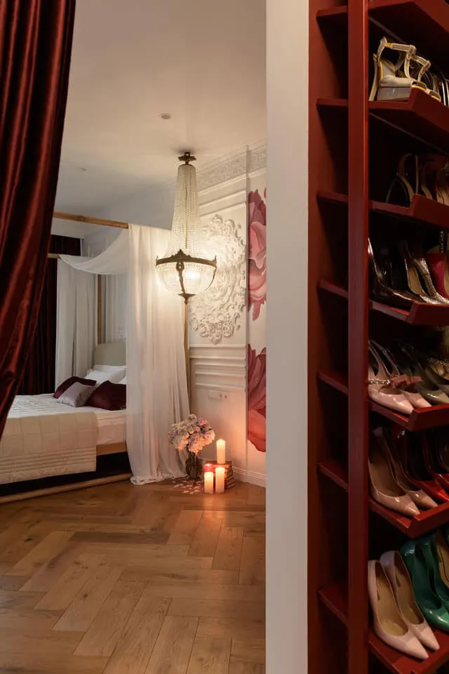 Przyjazny klasyczny design z czerwonymi akcentami w Kijowie - Gallery image 9