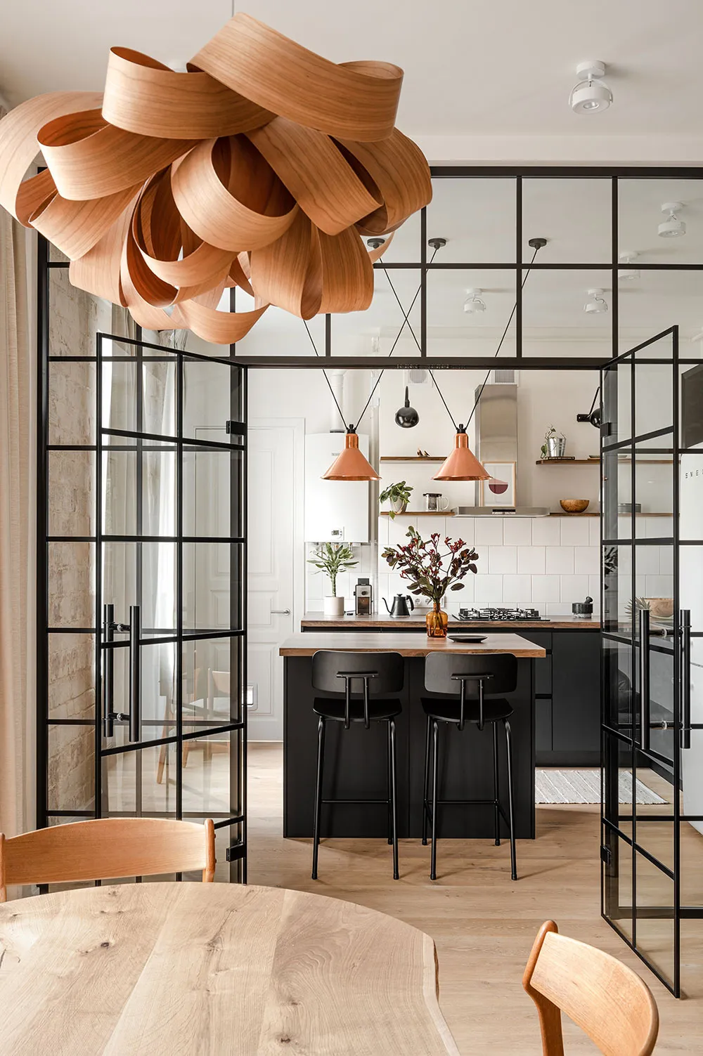 Industrielle Motive im Design einer gemütlichen modernen Wohnung in Kiew - Gallery image 5