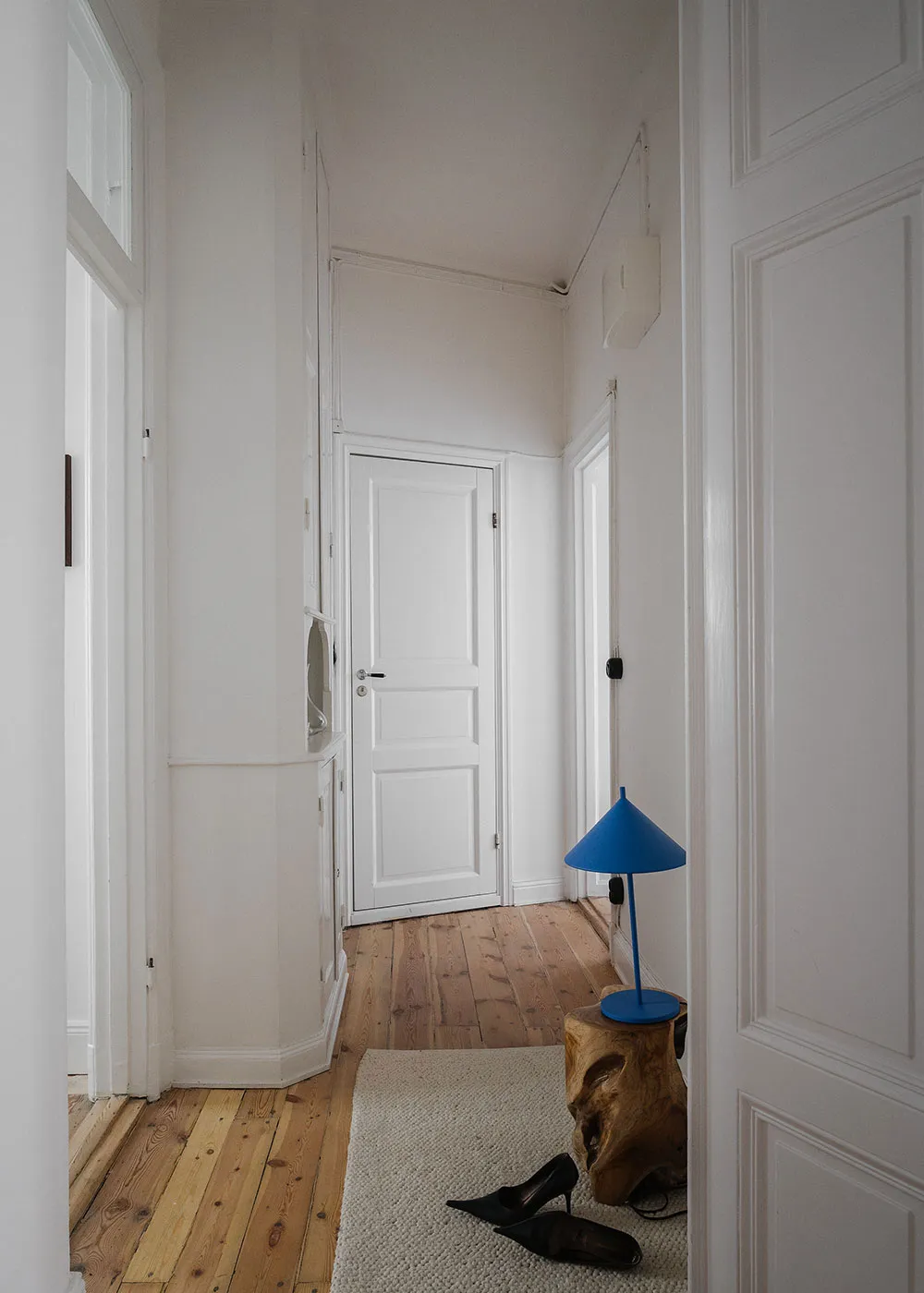 Agradable minimalismo escandinavo en un edificio antiguo en Estocolmo (67 m²) - Gallery image 17