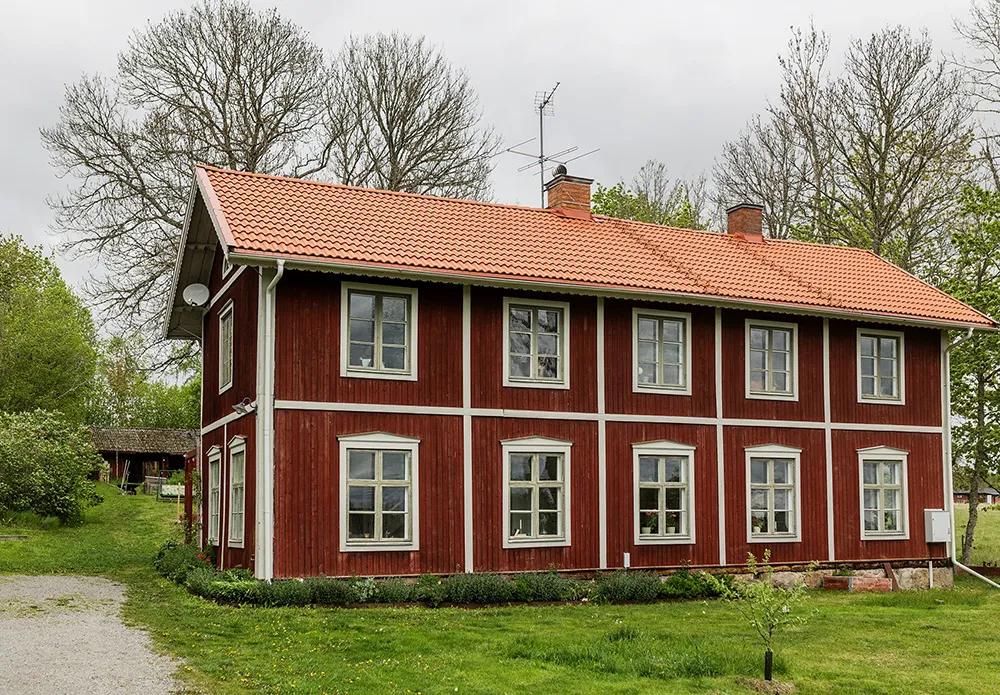 Светлая шведская дача в старой сельской школе недалеко от Стокгольма - Gallery image 2