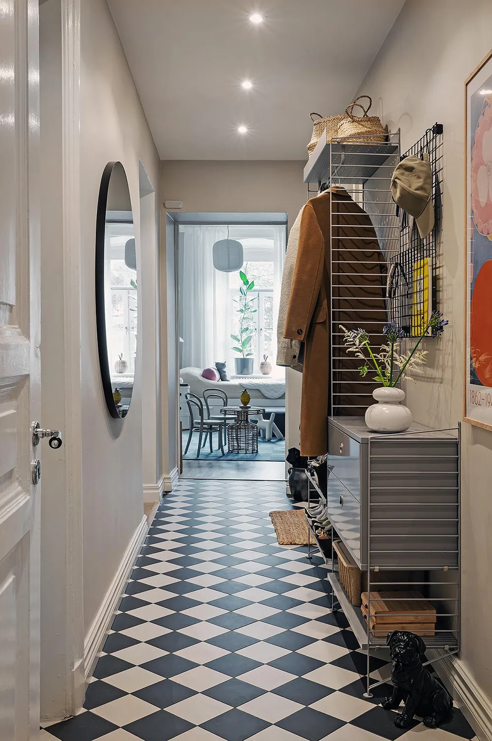 Appartement à l'ambiance pâle et pastel en Suède avec une cuisine bleue - Gallery image 33