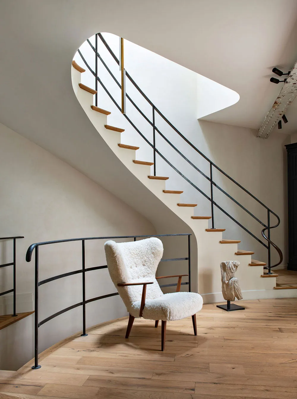 Эклектичный интерьер дизайнера мод в Париже - Gallery image 9