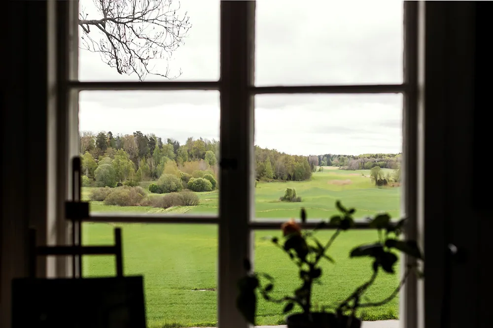 Светлая шведская дача в старой сельской школе недалеко от Стокгольма - Gallery image 29