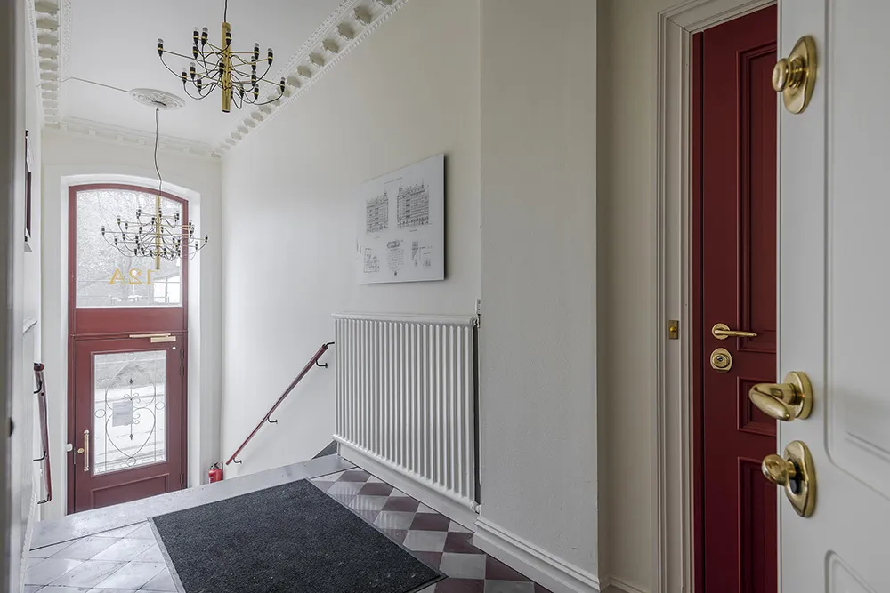 Appartement à l'ambiance pâle et pastel en Suède avec une cuisine bleue - Gallery image 35