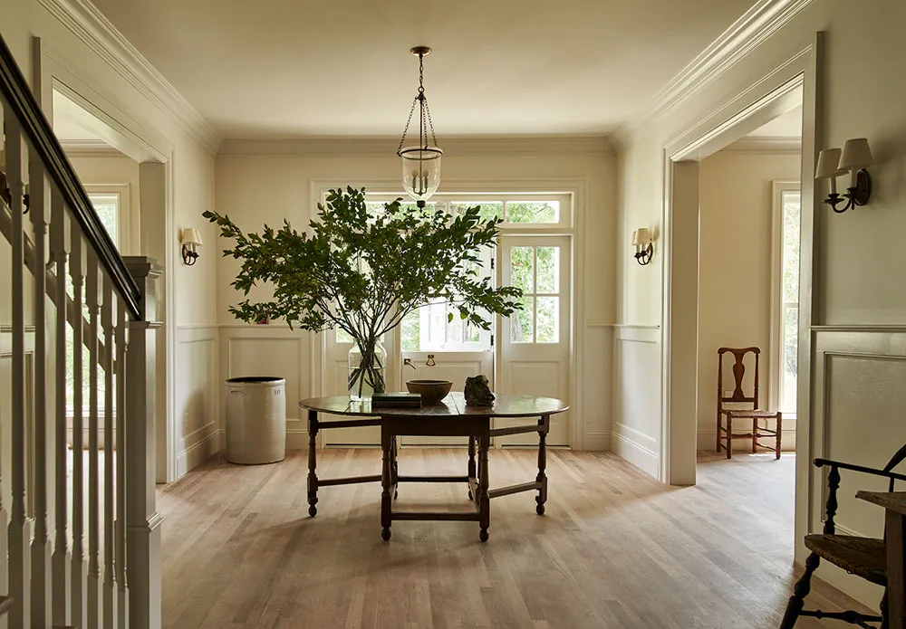 Amazing home with timeless warm interiors in New York state - Gallery image 3