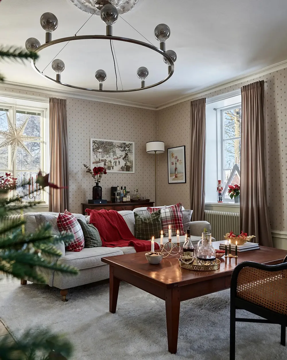 Zimowa bajka w byłej wiejskiej hosteli w Szwecji - Gallery image 1