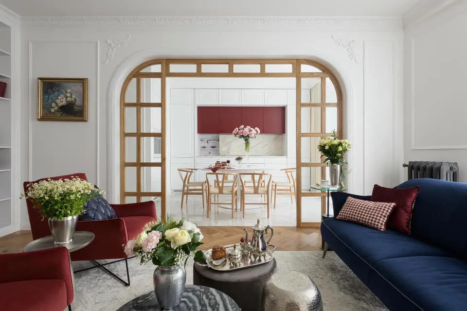 Przyjazny klasyczny design z czerwonymi akcentami w Kijowie - Gallery image 3