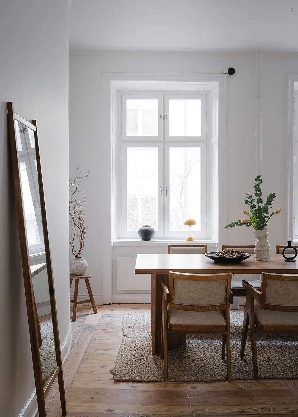 Agradable minimalismo escandinavo en un edificio antiguo en Estocolmo (67 m²) - Gallery image 19