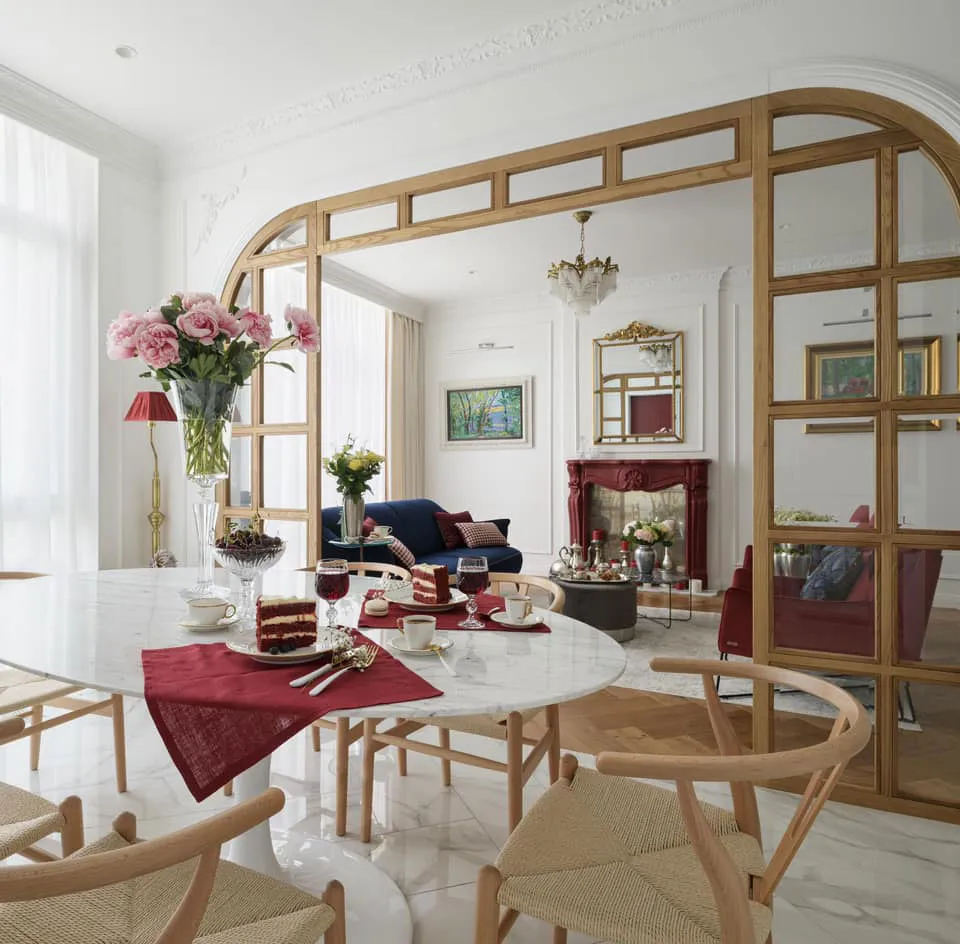 Przyjazny klasyczny design z czerwonymi akcentami w Kijowie - Gallery image 5