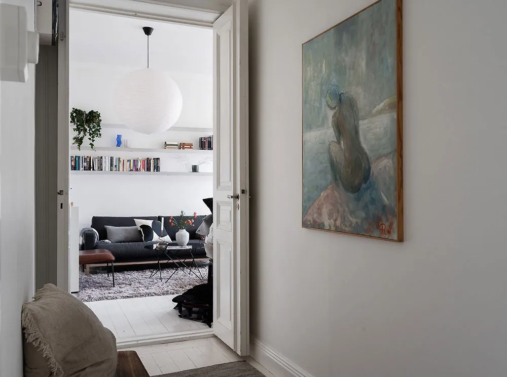 Уютный белый интерьер с лёгкими тёмными акцентами (57 кв. м) - Gallery image 19