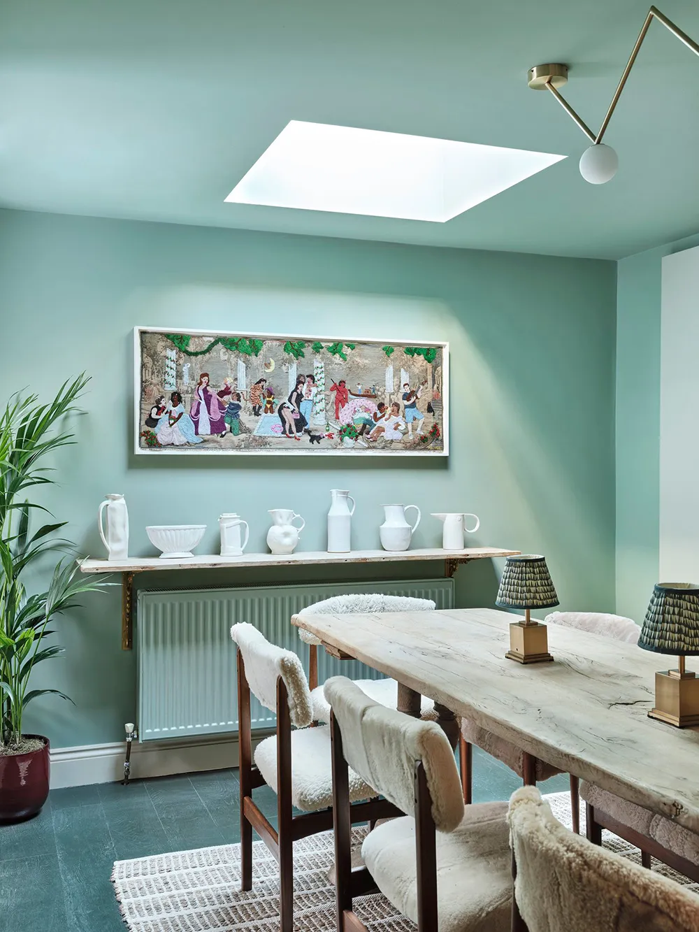 Оливковые стены и обилие декора: дом в Лондоне - Gallery image 15