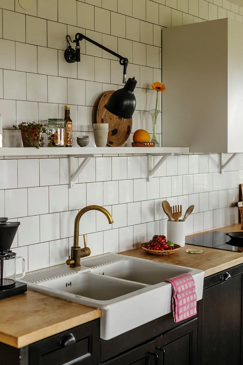 Светлая шведская дача в старой сельской школе недалеко от Стокгольма - Gallery image 10