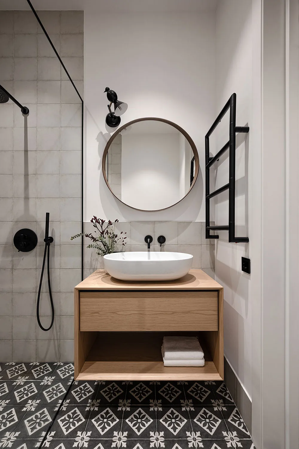 Industrielle Motive im Design einer gemütlichen modernen Wohnung in Kiew - Gallery image 31